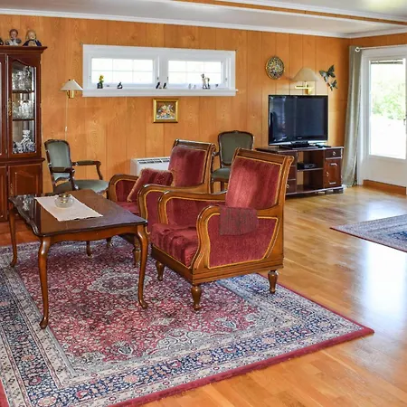 3 Bedroom Lovely In 別荘 Stathelle